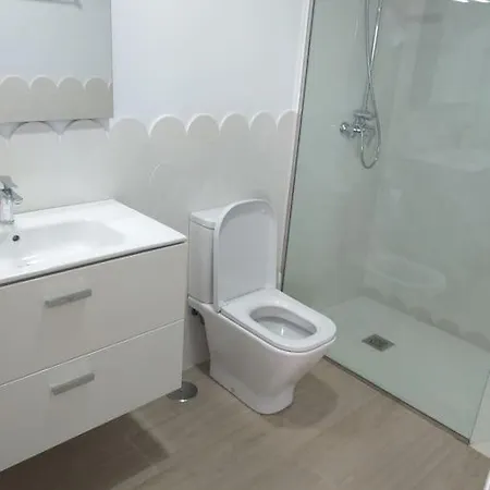 בית נופש New Luxury With Jacuzzi In Heart Of Lanzarote קוסטה טגוויסה