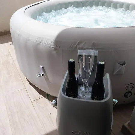 New Luxury With Jacuzzi In Heart Of Lanzarote Feriehus Costa Teguise